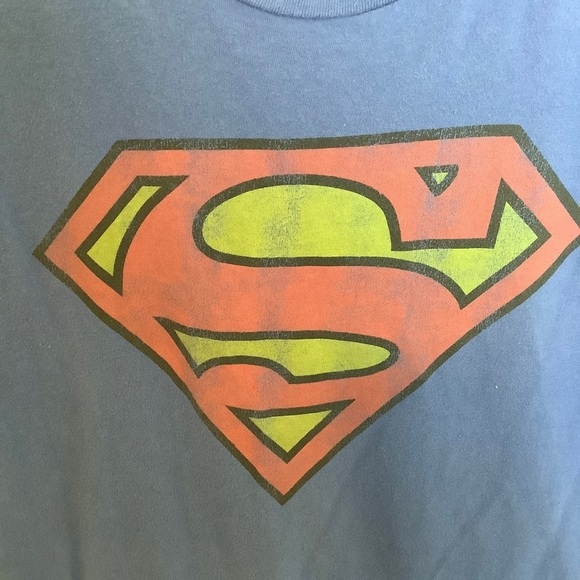 ⭐️40% Off⭐️ DC Comics Superman Graphic Vintage T-shirt - Picture 3 of 4